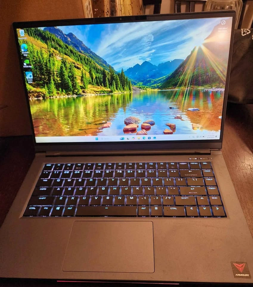 Intel Whitebook RTX 2070 Gaming Laptop 16GB/500GB - photo 5