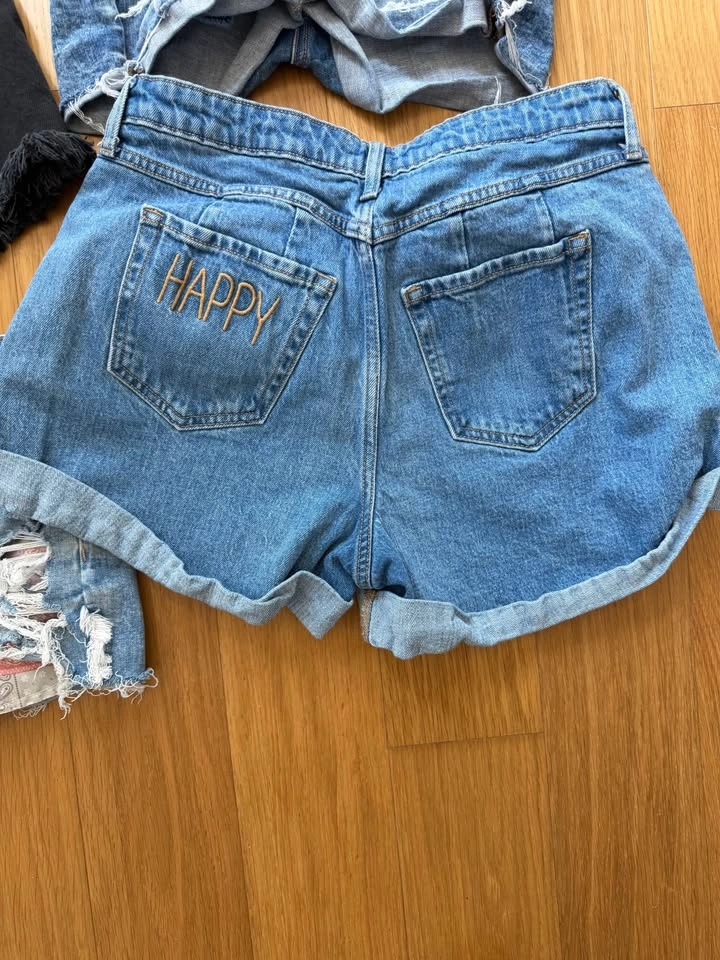Jean shorts sizes 2-10 - photo 2