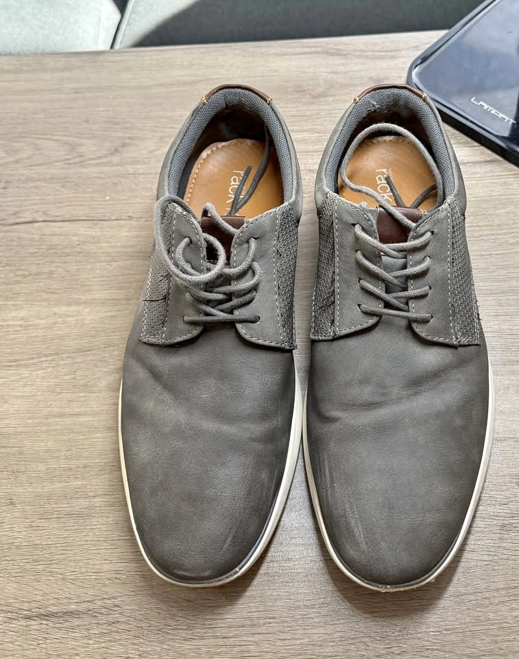 Men's 9.5 Gray Shoes
