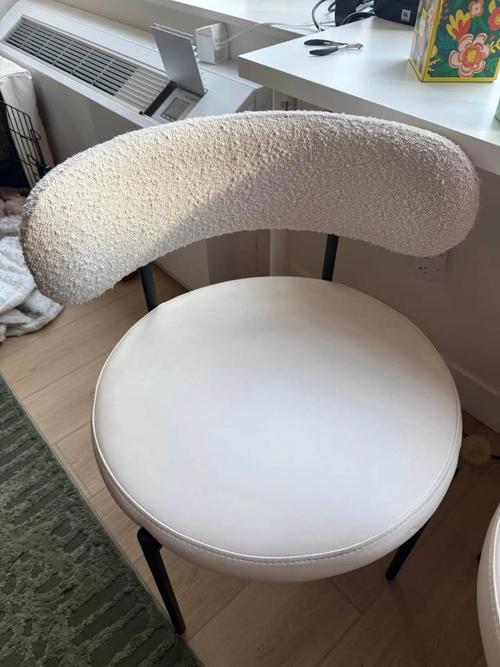Set of 2 white boucle side chairs - photo 4