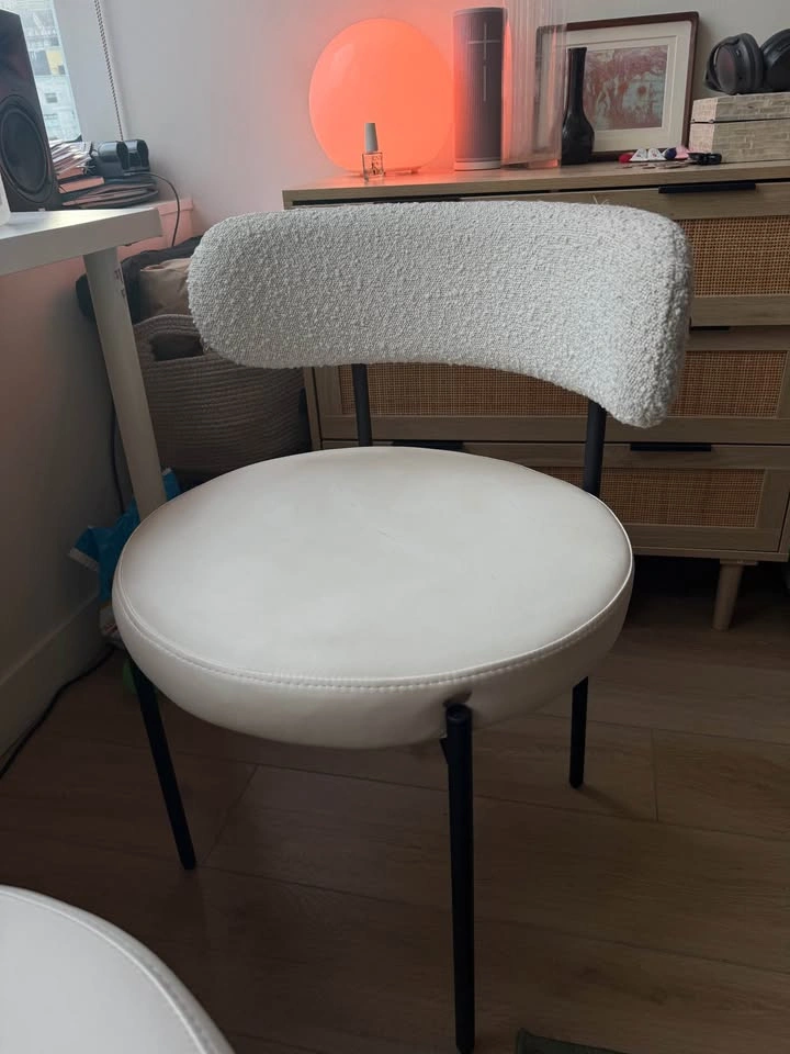 Set of 2 white boucle side chairs - photo 5