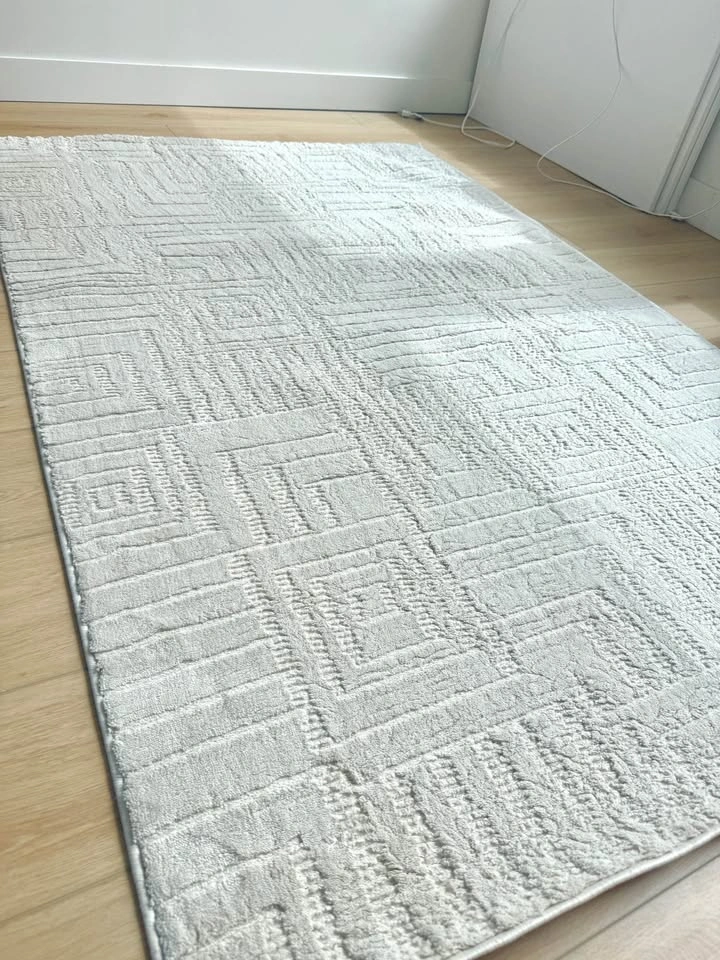Light Textured Geometric Area Rug
