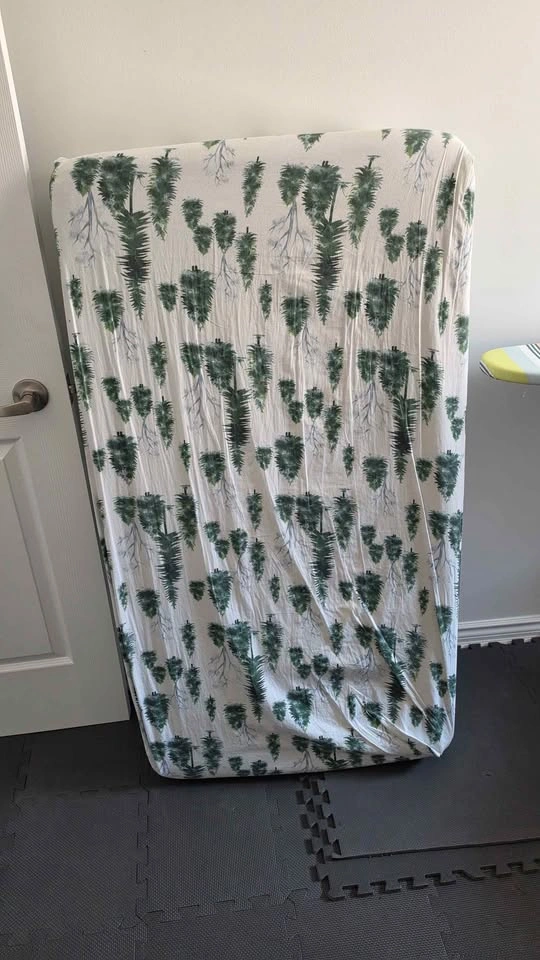 Simmons Crib Mattress Lightly Used - photo 2