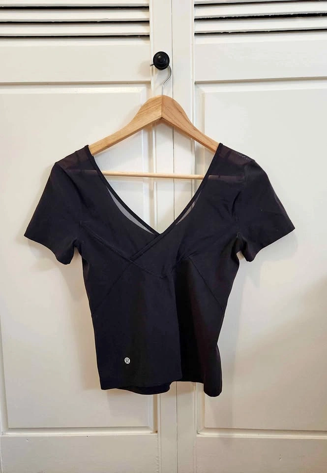 Lululemon Black Athletic Top - Women's Medium