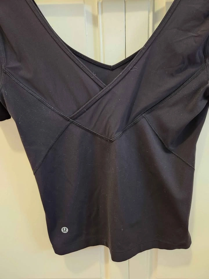 Lululemon Black Athletic Top - Women's Medium - photo 3