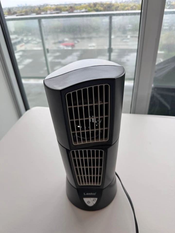 Fan 13 1/2 inches tall