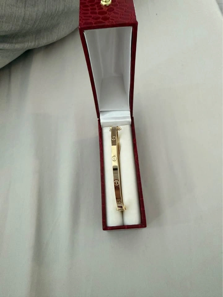 Cartier look alike bracelet 10 karat gold - photo 2