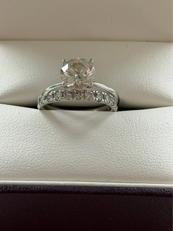 Engagement ring and band