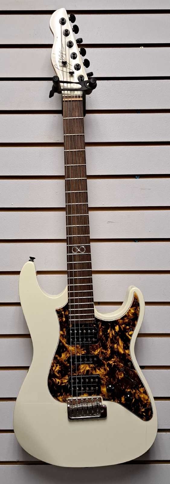 CHAPMAN CAP10 WITH WHAMMY BAR/CASE