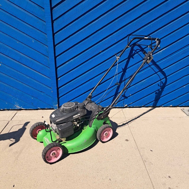 21" Lawnboy 22271 Mechanical Special