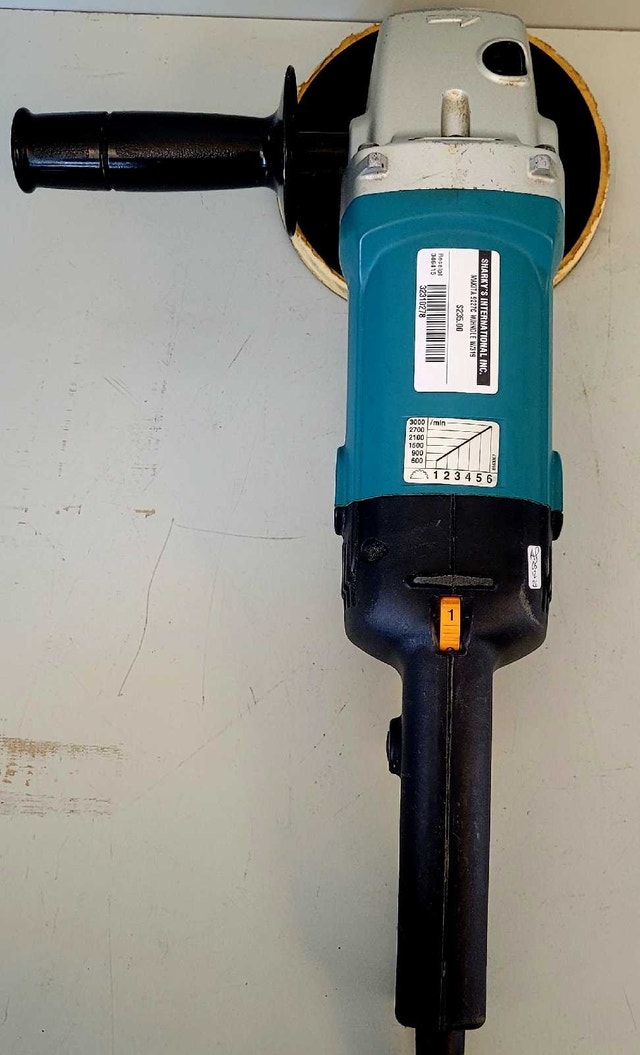 Makita Varible Speed Electric Polisher 9227C (32310278) - photo 2