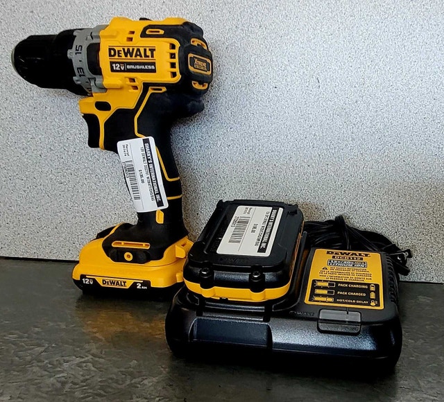 12V DeWalt 2/8" Drill Driver DCD701