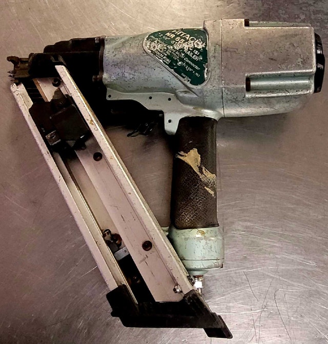Hitachi NR65AK Strip Nailer