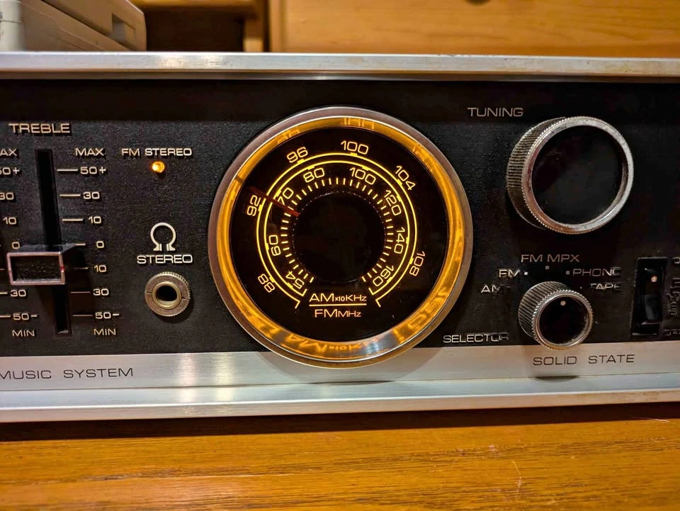 Vintage Electrophonic T-600B 8-Track Stereo + Tapes