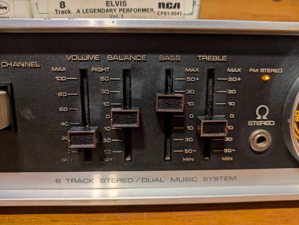Vintage Electrophonic T-600B 8-Track Stereo + Tapes - photo 5