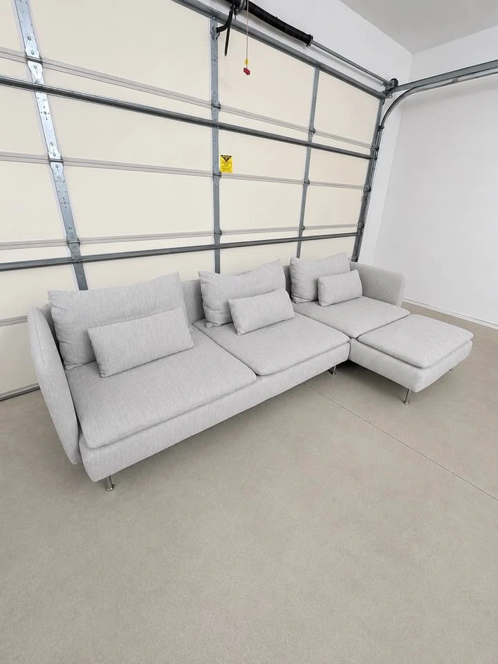 Free Delivery Light Gray Sectional Couch - photo 2
