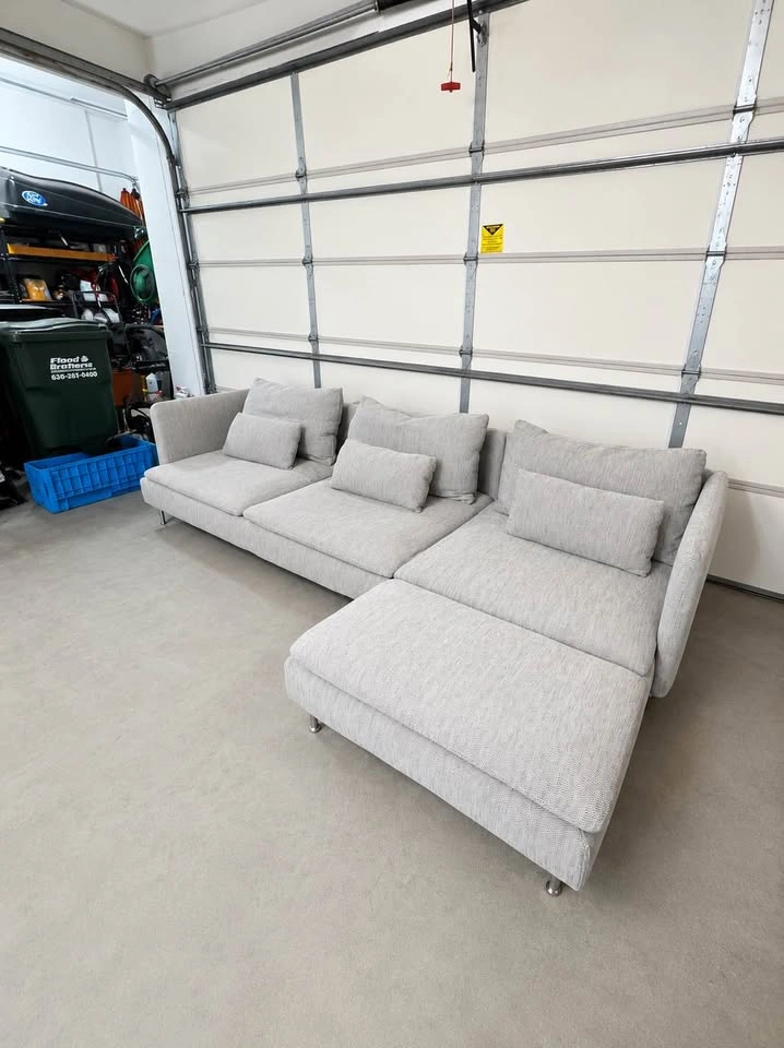 Free Delivery Light Gray Sectional Couch - photo 3