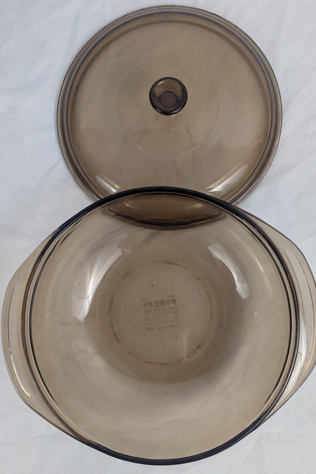Vintage Pyrex Amber Smoke Covered 2Qt Corning Casserole Dish 024 - photo 2