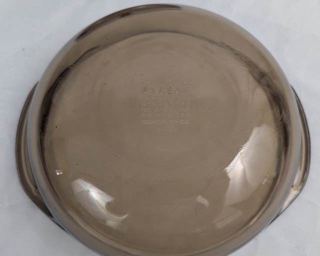 Vintage Pyrex Amber Smoke Covered 2Qt Corning Casserole Dish 024 - photo 4