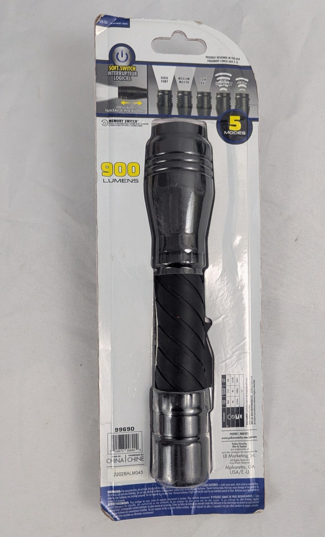 NEW Security Flashlight Zephyr 900 Lumens Tactical Flashlight - photo 2