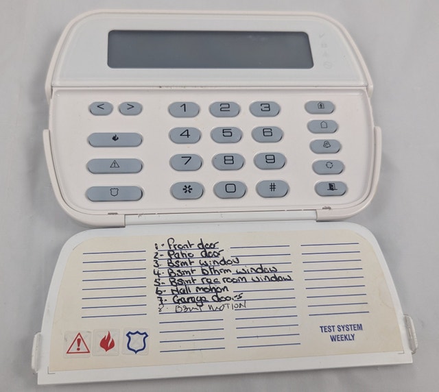 DSC PowerSeries PK5501 LCD 64-Zone Picture Icon Keypad - photo 2