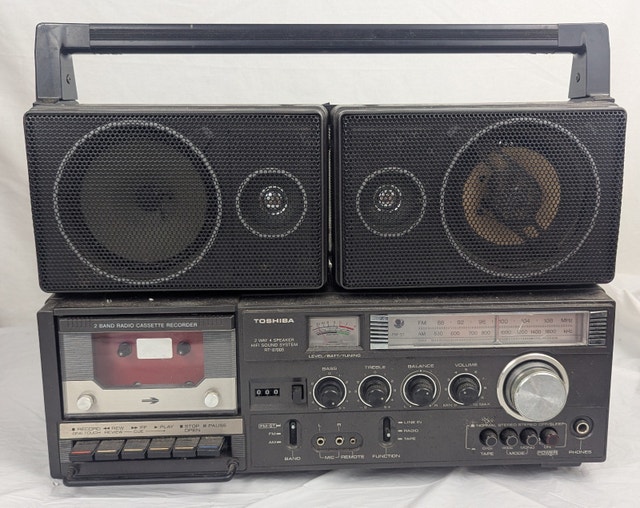 Vintage Toshiba Boombox RT-8700S AM/FM Cassette Recorder Stereo