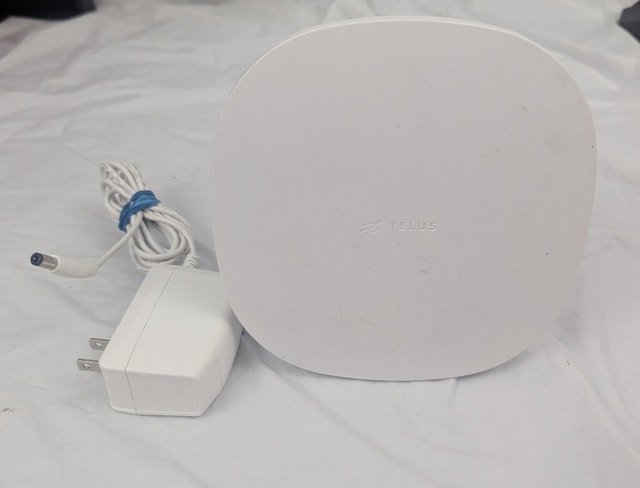 TELUS Wi-Fi Booster / Range Extender - Model DWS