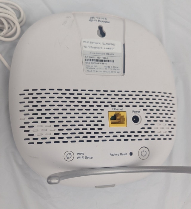 TELUS Wi-Fi Booster / Range Extender - Model DWS - photo 4