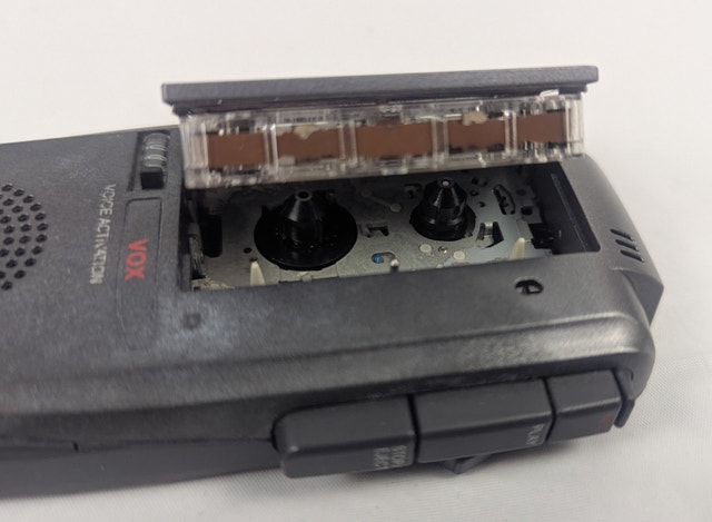 PARTS RadioShack Micro-44 Microcassette Recorder VOX 14-1183 - photo 2