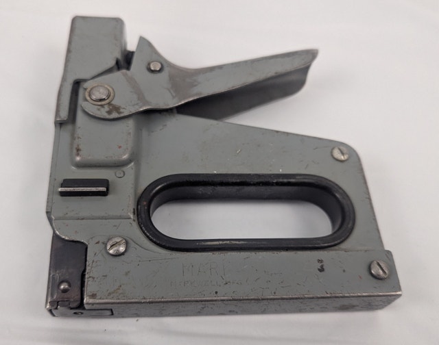 Vintage Markwell L4 Tacker Staple Gun USA