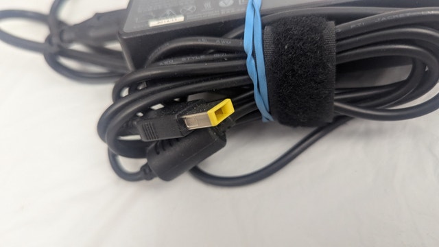 Genuine Lenovo 90W AC Power Adapter 20V 4.5A ADLX90NLC2A 3620028 - photo 2