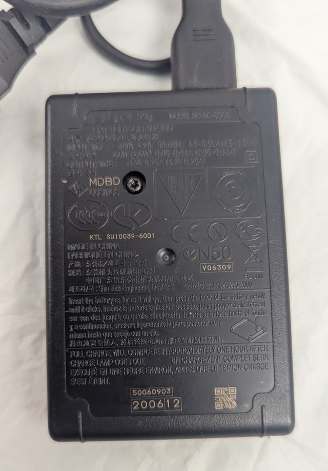 SONY Battery Charger BC-CSG BC-CSGB BC-CSGD BC-CSGE Genuine Orig - photo 2