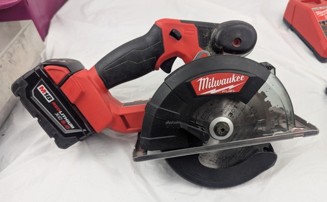 Milwaukee Metal Saw 2 M18 Red Lithium Battery Packs 2782-20 18V - photo 5