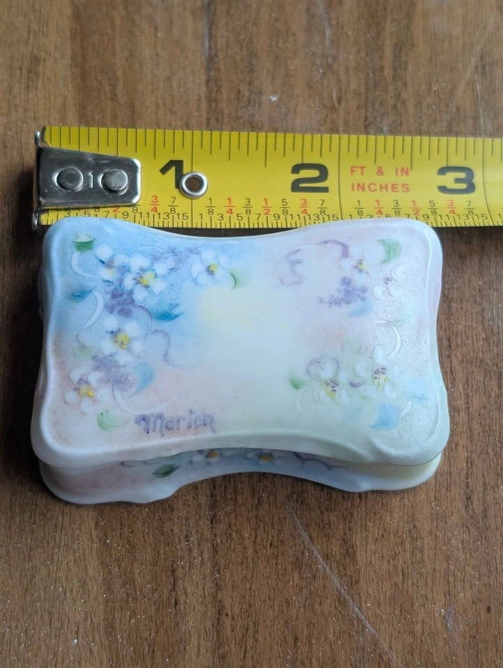 Pretty Floral Porcelain Trinket Box - photo 2