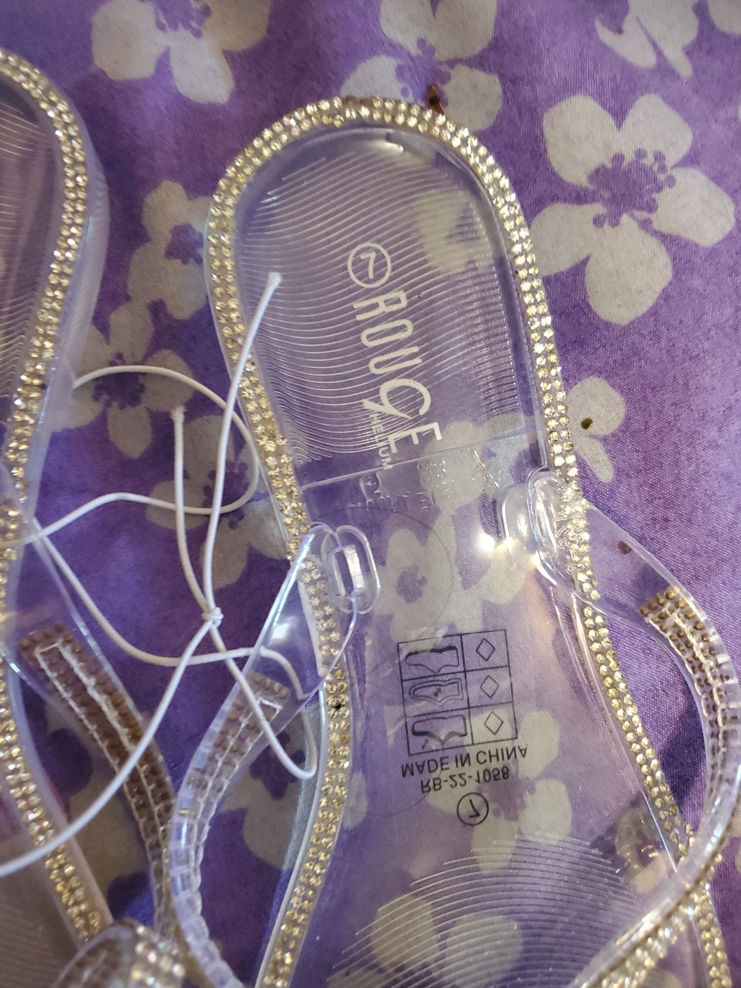 Rogue Flat Sandals Rhinestone Bow Clear Silver Slip Size 7 - photo 2
