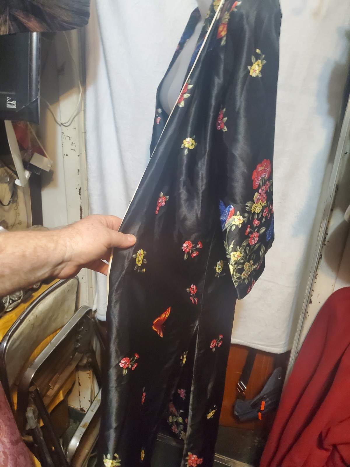 TIMING Black Floral Satin Women's Robe Long Sleeve V-Neck Size M - photo 2