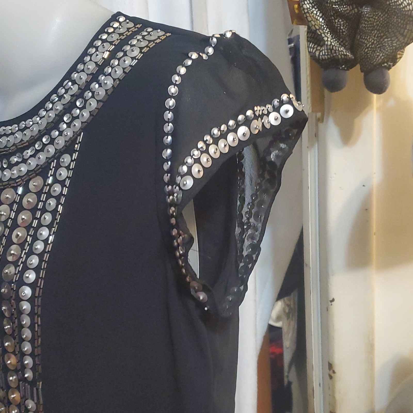 Guess Black Silver Sequin Chiffon Cropped Cap Sleeve Party Blous - photo 4