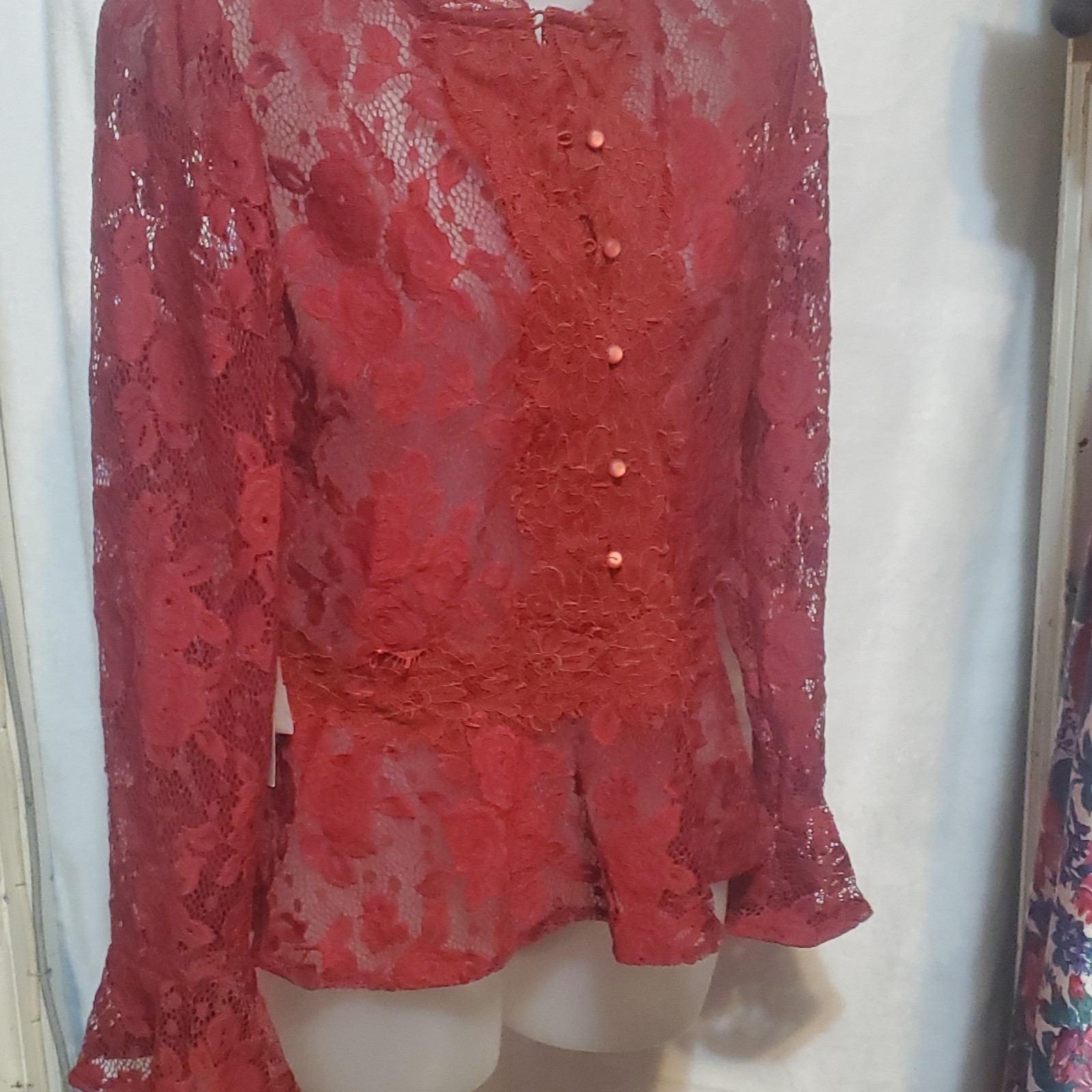 Melograno Rico Red Lace Floral Button Ruffle Sheer Blouse M - photo 3