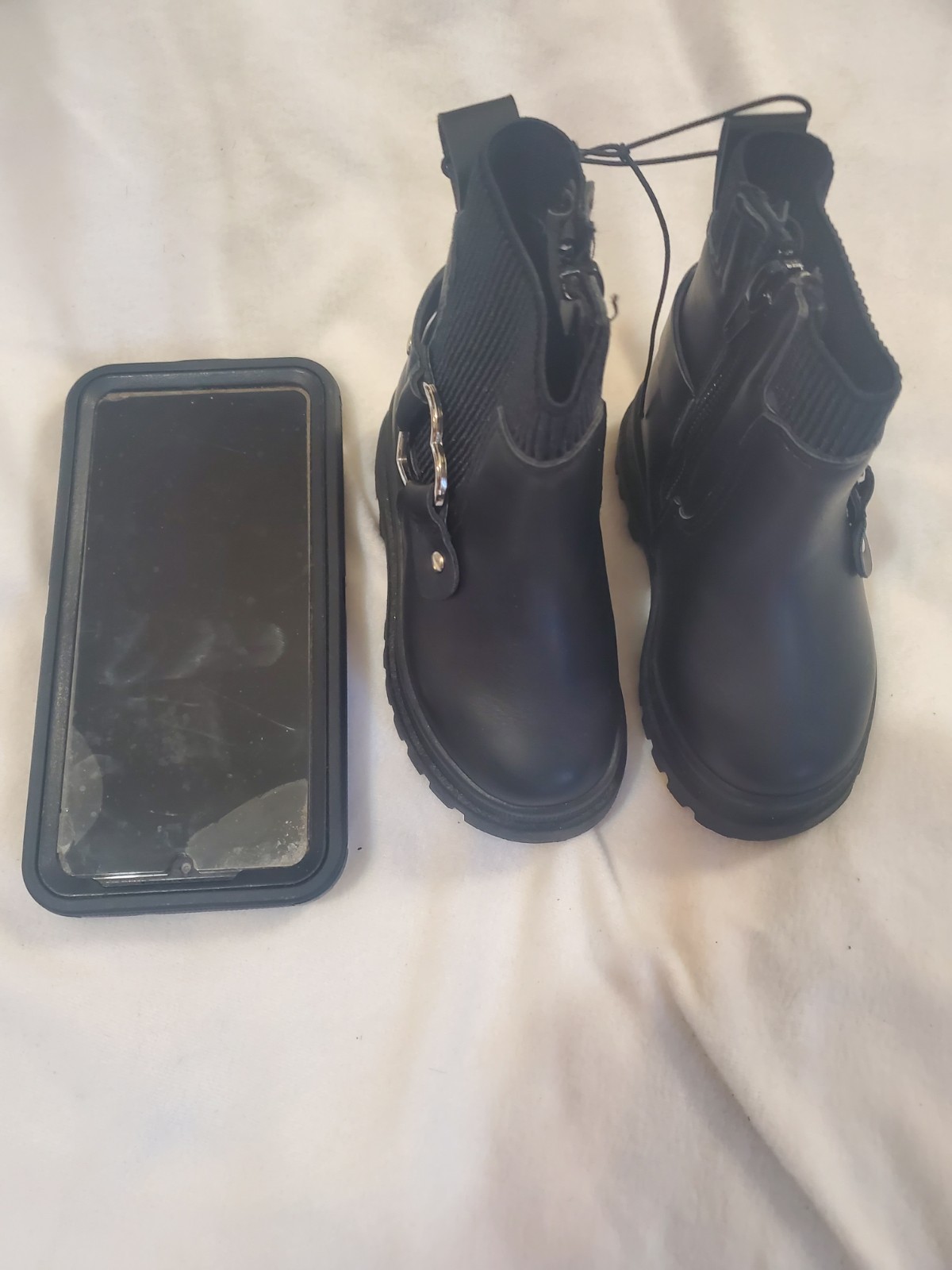 UGEE Baby Girls Black Heart Zip Ankle Bootie Size 6 - photo 3