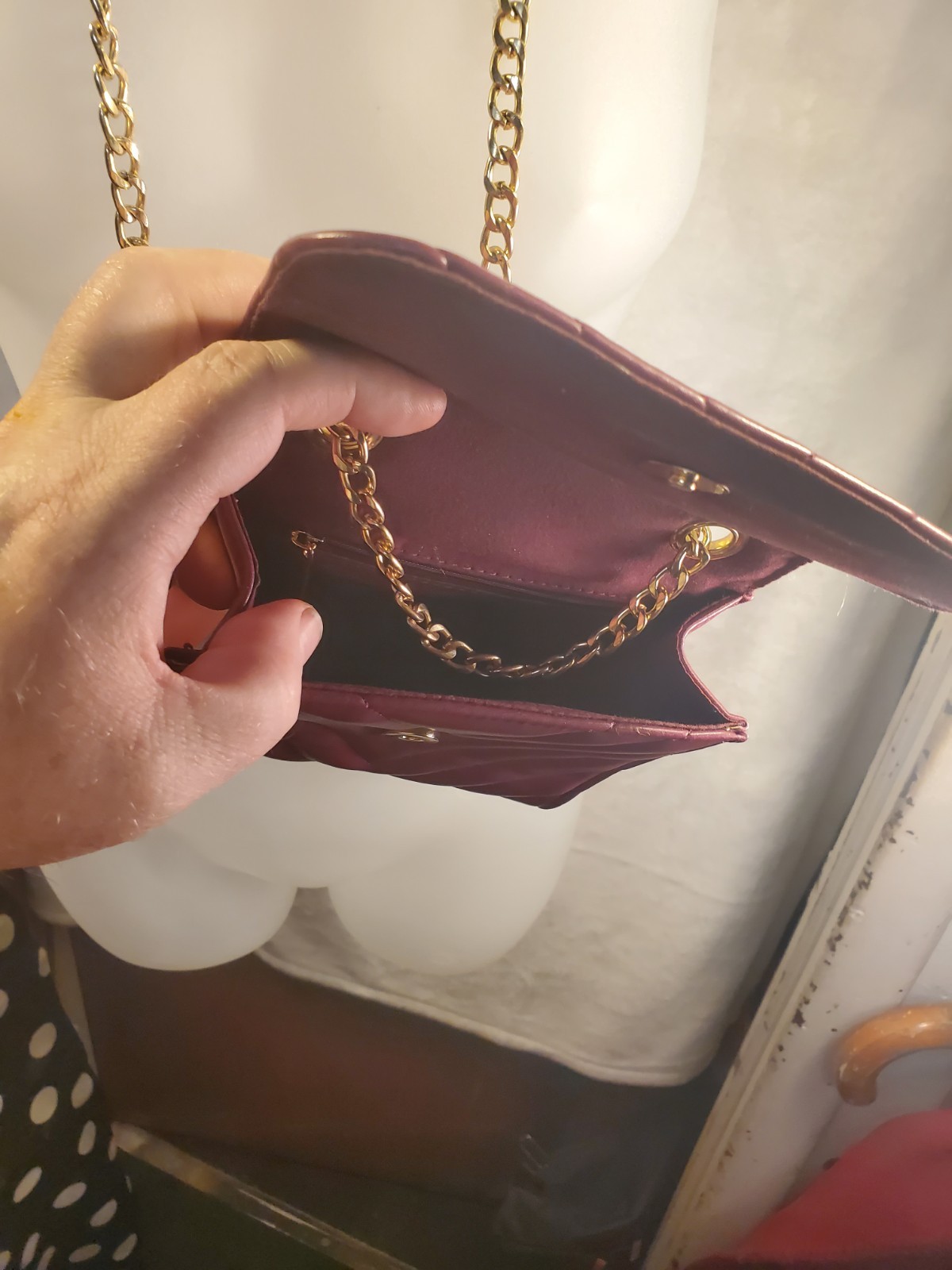 Burgundy Quilted Chevron Shoulder Bag Gold Chain Strap - photo 2