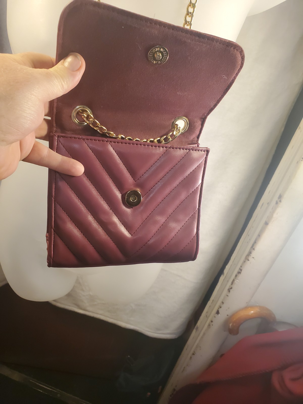 Burgundy Quilted Chevron Shoulder Bag Gold Chain Strap - photo 3