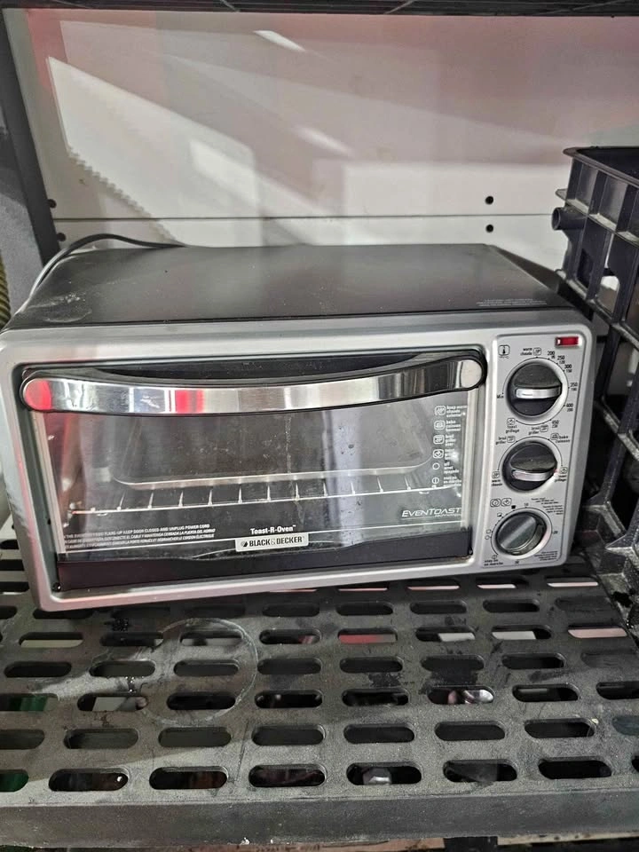 Black and Decker 4-Slice Toaster Oven