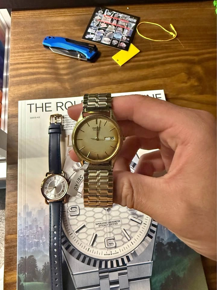 Vintage Seiko Quartz Gold-Tone Watch Day-Date Expand Band