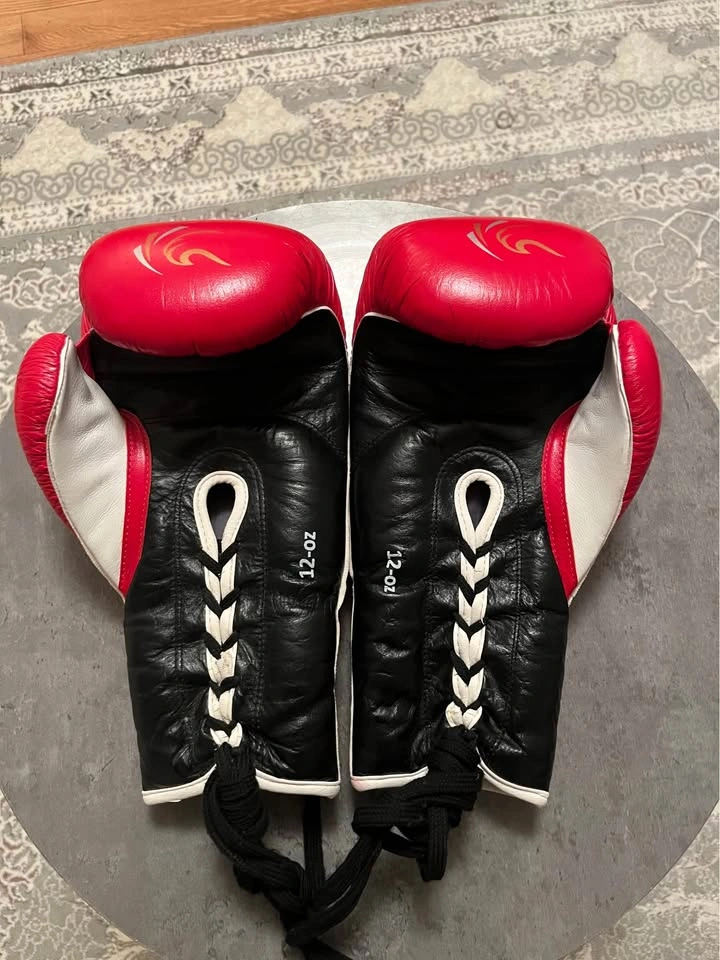 12 oz boxing gloves $200 OBO - photo 3
