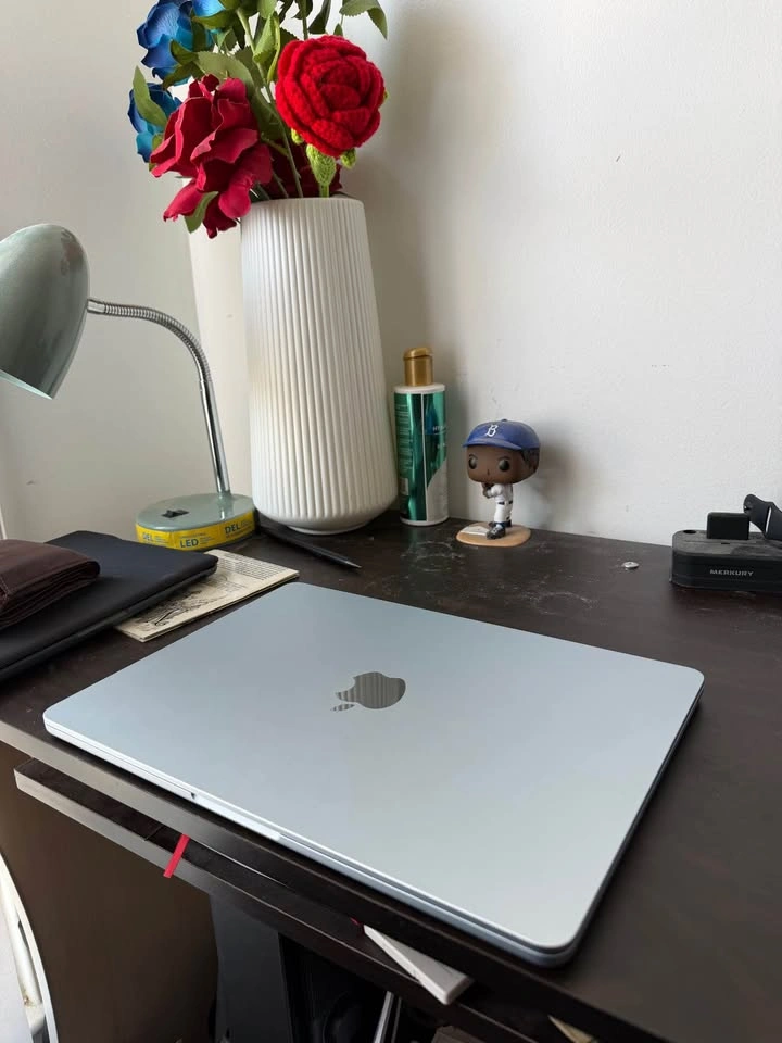 Apple MacBook Air 13.6" M4 16GB RAM (2025) - photo 3