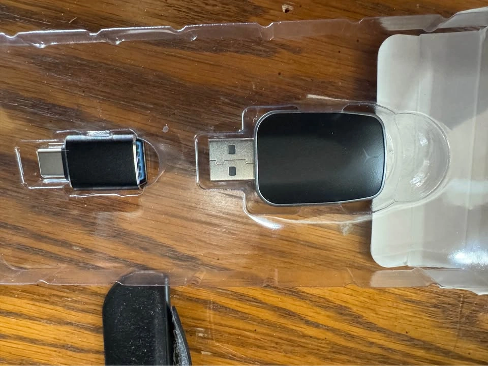 Wireless CarPlay / Android Auto Adapter – Brand New - photo 2