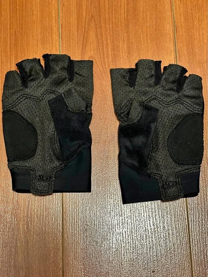 Giro Cycling Summer Gloves - Medium