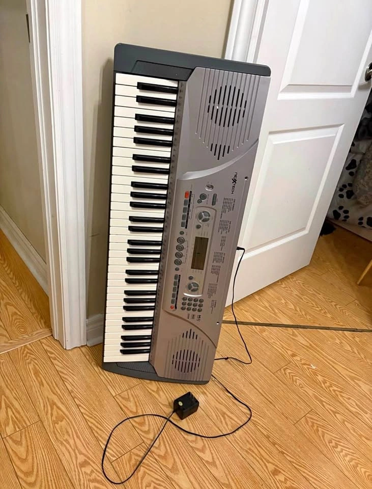 Nexxtech Electronic Piano