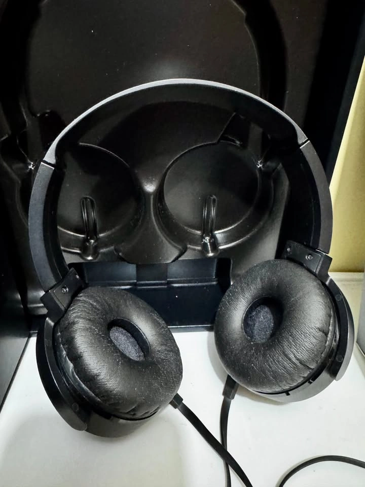 SONY Extra Bass WIRED Headphones - Great for Laptops/Desktops! - photo 2