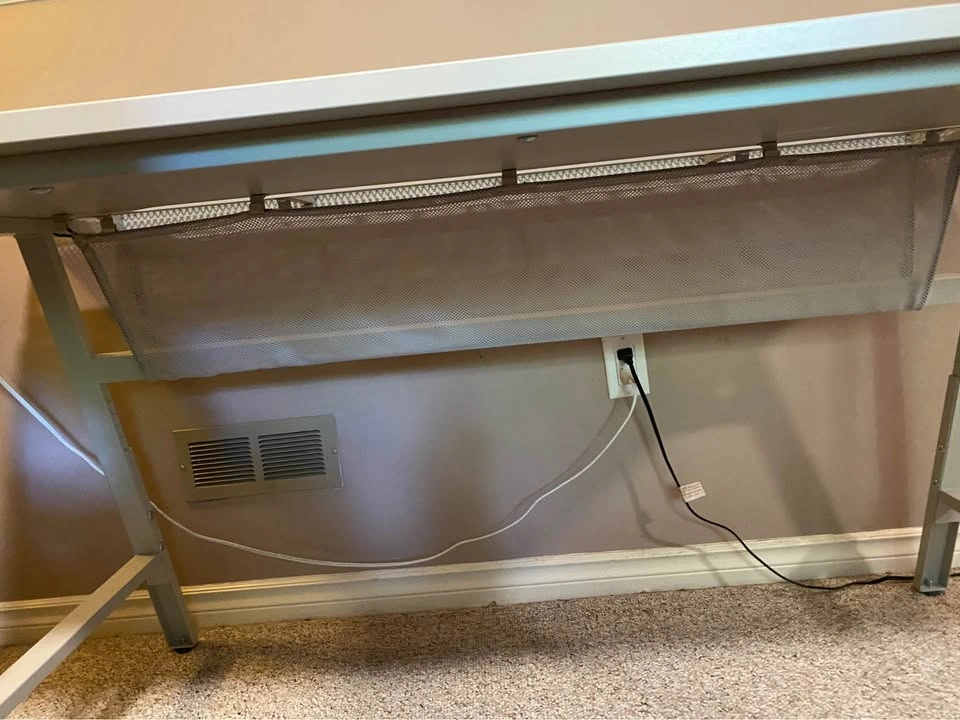 White Ikea Gaming Desk(delivery available) - photo 5
